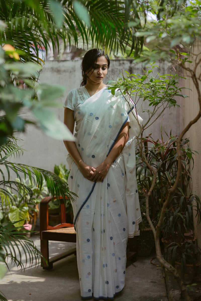 White & Indigo Bengal Jamdani Saree
