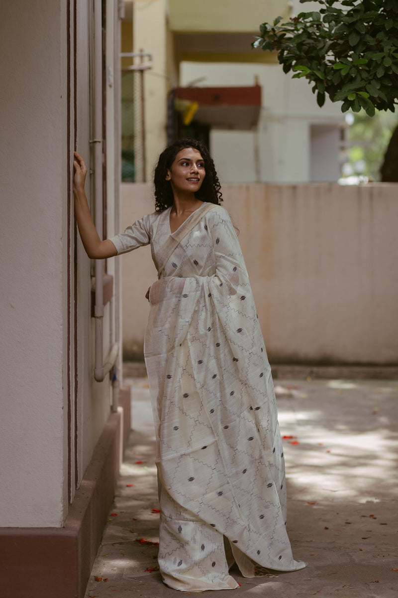 off white jamdani saree